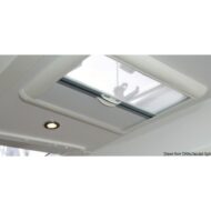 Tenda oscurante e zanzariera avvolgibili DOMETIC SkyScreen Roller Surface installate in superficie