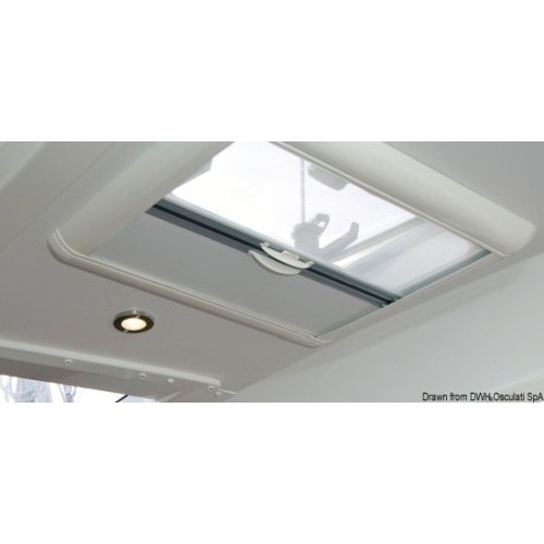 Tenda oscurante e zanzariera avvolgibili DOMETIC SkyScreen Roller Surface installate in superficie